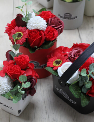 Bouquet Petite Basket - Rich Reds