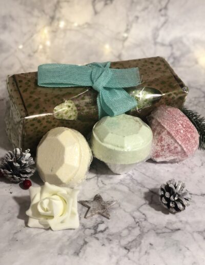 Set Of 3 Gemstone Bath Bombs Gift Pack Mix 2