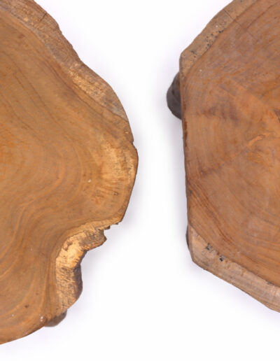 Higher Teak Pad Display - 27 x 20 cm