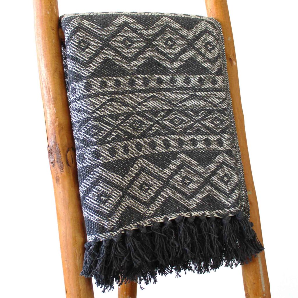 Boho Comfort Throws - 140 x 200 cm - Grey Geometric