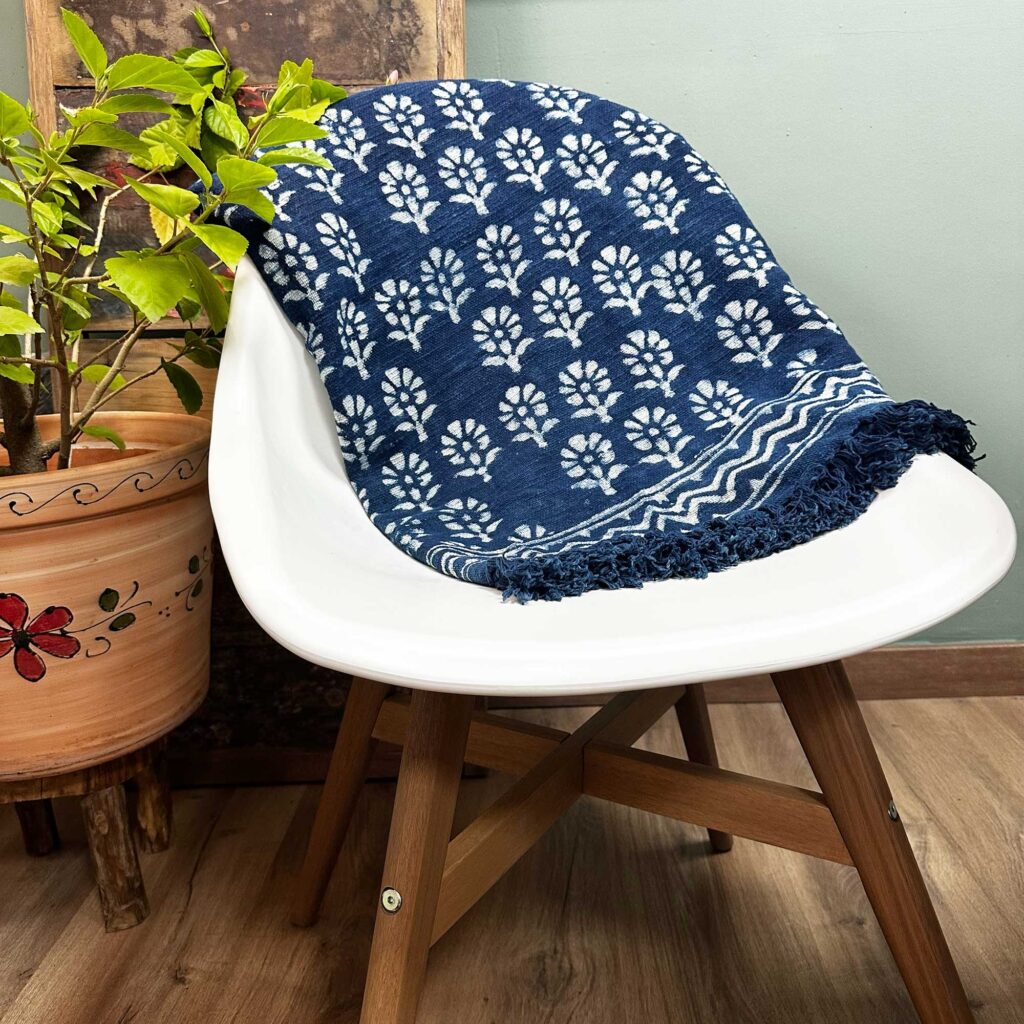 Handmade Indigo Throw - 170 x 120 cm - Chhota Flower