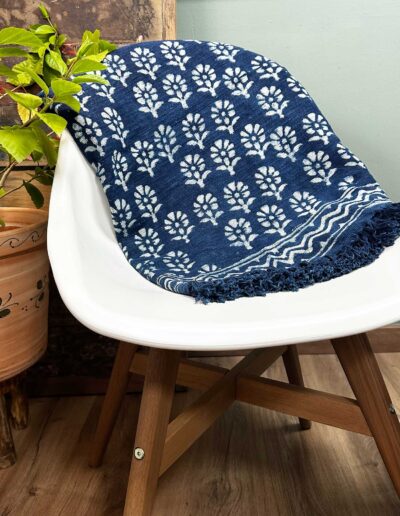 Handmade Indigo Throw - 170 x 120 cm - Chhota Flower