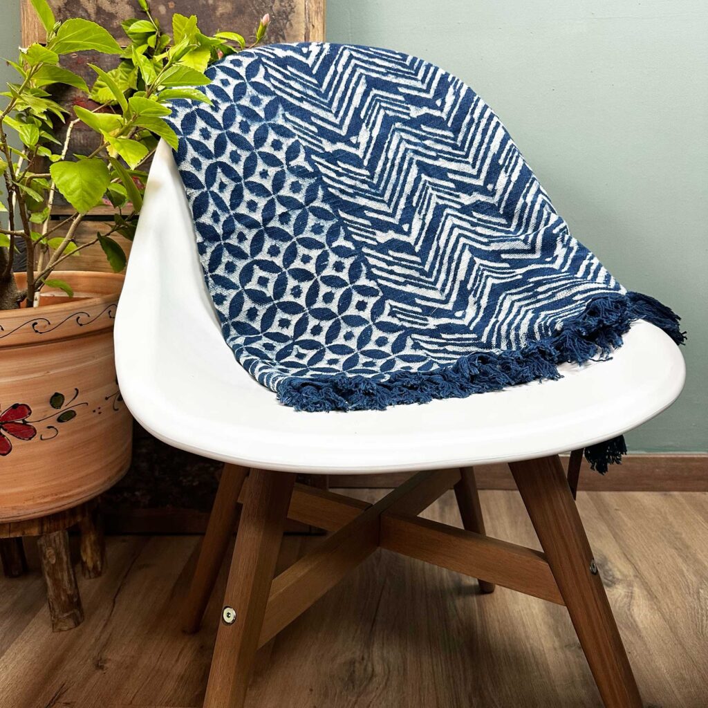 Handmade Indigo Throw - 170 x 120 cm - Namoona Waves